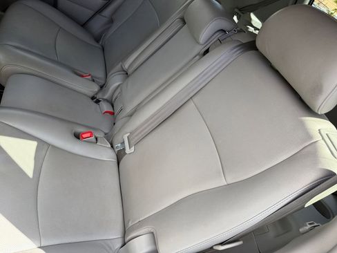 Used 2012 Toyota Highlander Limited w/ Protection Pkg AWD/4WD image 19