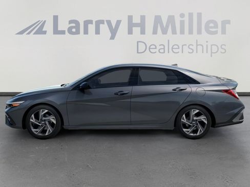 New 2026 Hyundai Elantra SEL Sport FWD image 3