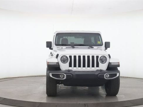Used 2022 Jeep Wrangler Unlimited Sahara w/ Dual Top Group AWD/4WD image 12