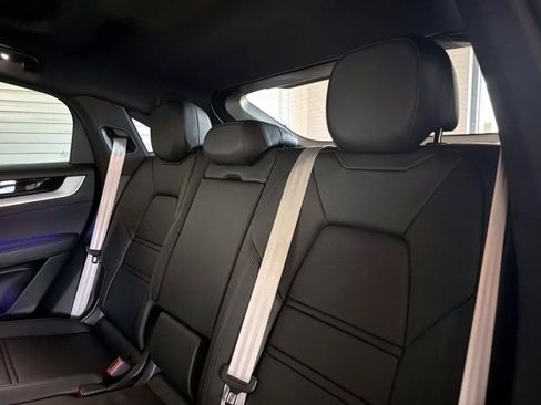 Certified 2025 Porsche Cayenne Coupe AWD/4WD image 16