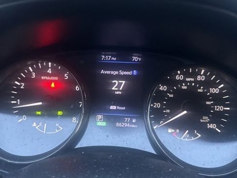 Used 2018 Nissan Rogue SL w/ Premium Package image 11