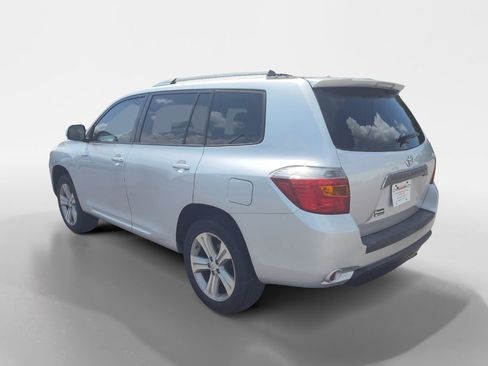 Used 2010 Toyota Highlander Sport FWD image 3