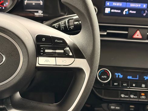 Used 2022 Hyundai Elantra SEL image 32