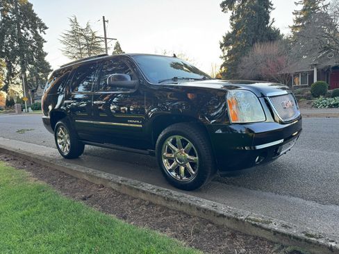 Used 2013 GMC Yukon Denali image 7