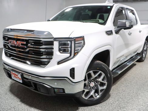 Used 2024 GMC Sierra 1500 SLT AWD/4WD image 33