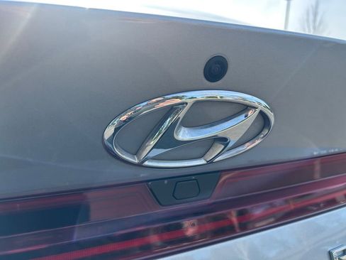 Used 2021 Hyundai Elantra Limited FWD image 36