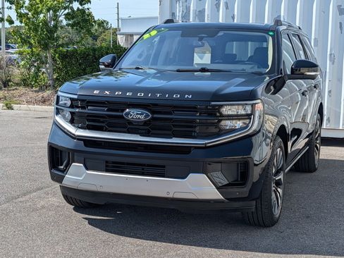 Certified 2025 Ford Expedition Platinum w/ Driver's Package AWD/4WD image 7