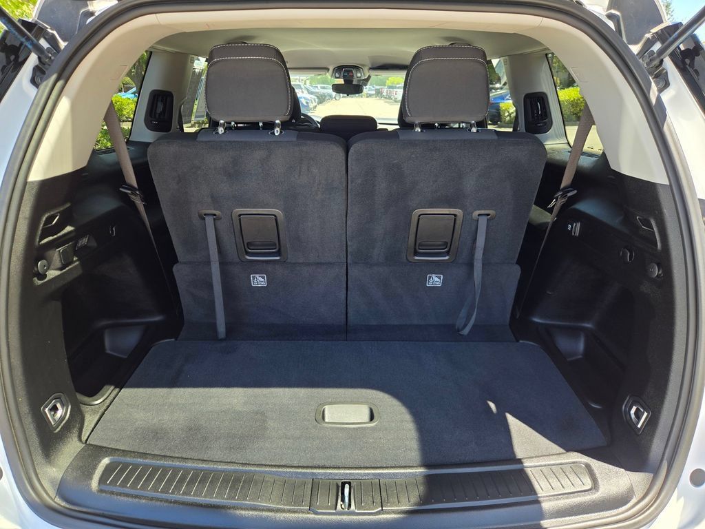 Used 2023 Jeep Grand Cherokee L Laredo AWD/4WD image 13