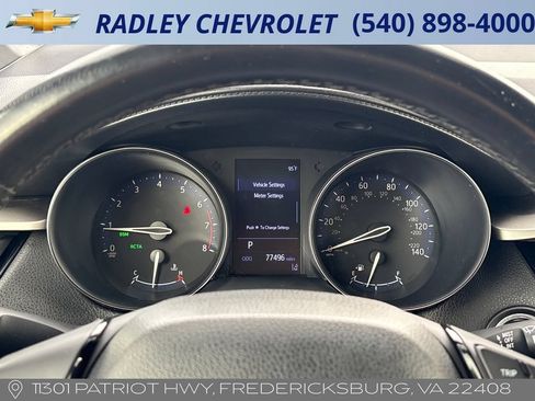 Used 2019 Toyota C-HR XLE FWD image 11