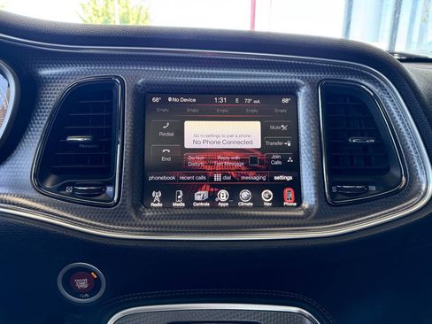 Used 2016 Dodge Challenger SRT Hellcat RWD image 10