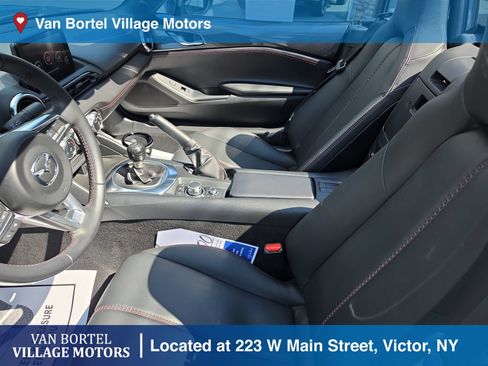 Used 2019 MAZDA MX-5 Miata Grand Touring w/ GT-S Package RWD image 12