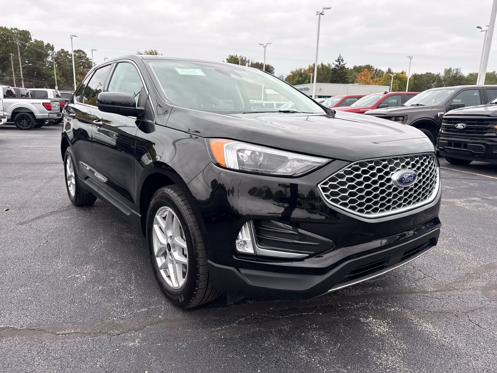Used 2024 Ford Edge SEL w/ Convenience Package AWD/4WD image 4