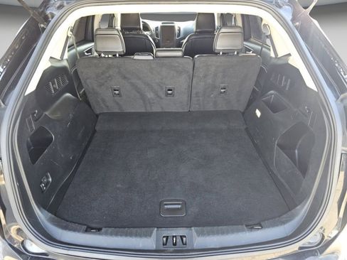 Used 2022 Ford Edge SEL image 25