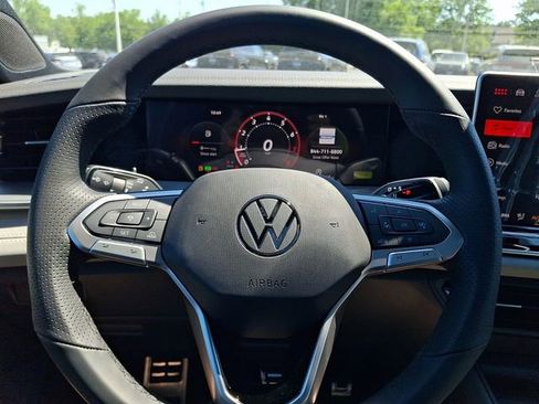 New 2026 Volkswagen Tiguan SE R-Line FWD image 10