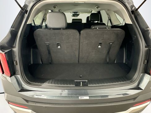 Used 2024 Kia Sorento S image 31