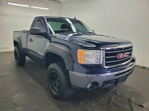 Used 2011 GMC Sierra 1500 SLE w/ SLE Preferred Package AWD/4WD image 4