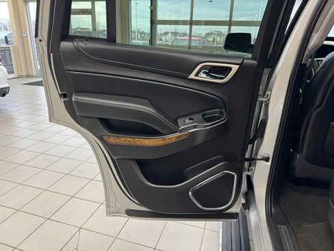 Used 2015 GMC Yukon Denali w/ Premium Package AWD/4WD image 39