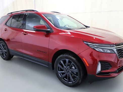 Used 2023 Chevrolet Equinox RS w/ LPO, Floor Liner Package image 21