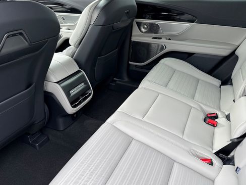 New 2026 Lincoln Nautilus Reserve image 10