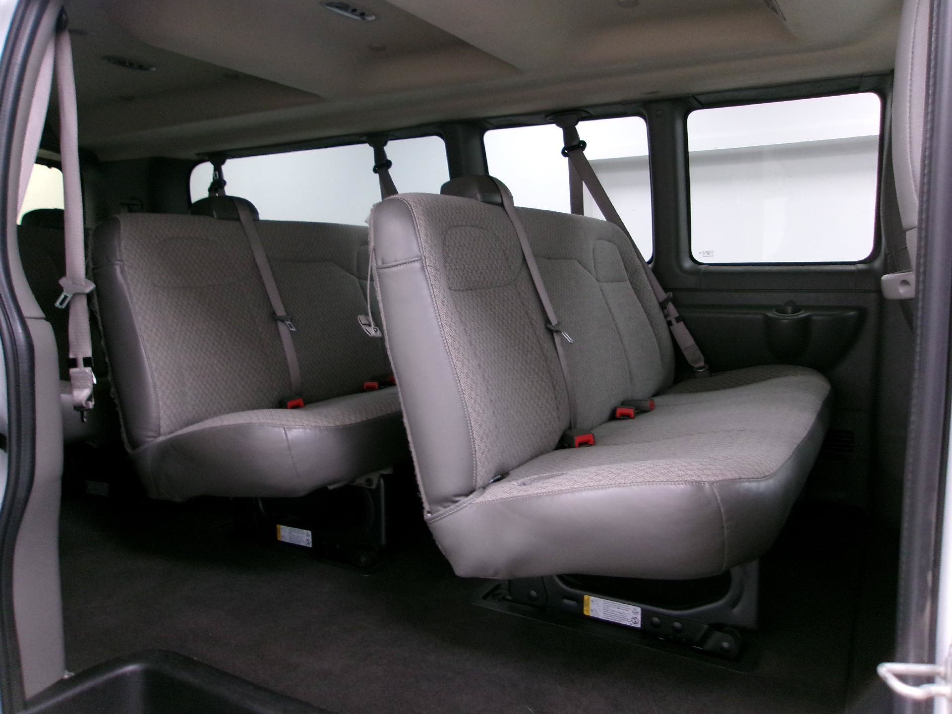 Used 2025 Chevrolet Express 3500 LT w/ LT Preferred Equipment Group RWD image 8