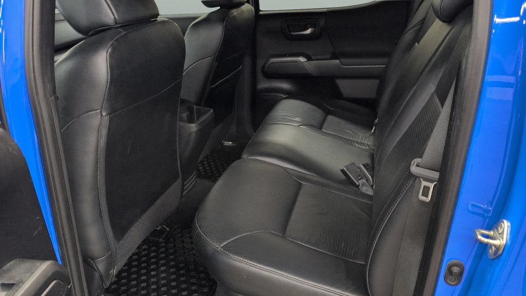 Used 2020 Toyota Tacoma TRD Sport AWD/4WD image 18