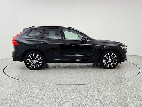 Used 2024 Volvo XC60 B5 Plus w/ Protection Package Premier AWD/4WD image 4