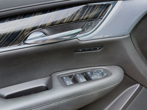 Used 2023 Cadillac XT6 Premium Luxury image 25