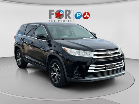 Used 2019 Toyota Highlander LE w/ Carpet Mat Package (TMS) FWD image 7