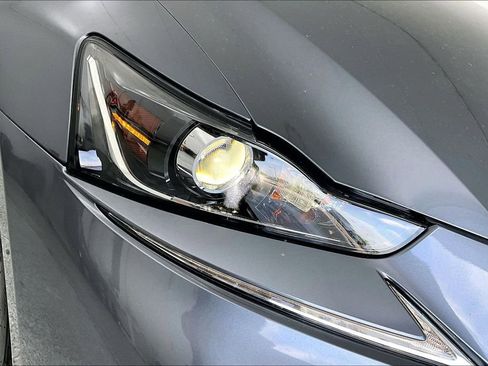 Used 2019 Lexus IS 300 F Sport w/ F Sport Package image 36