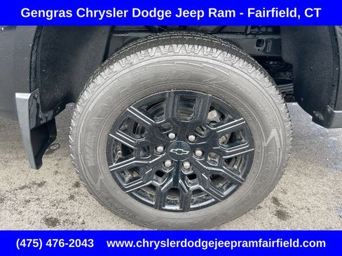 Used 2025 Chevrolet Colorado W/T w/ WT Custom Package AWD/4WD image 11
