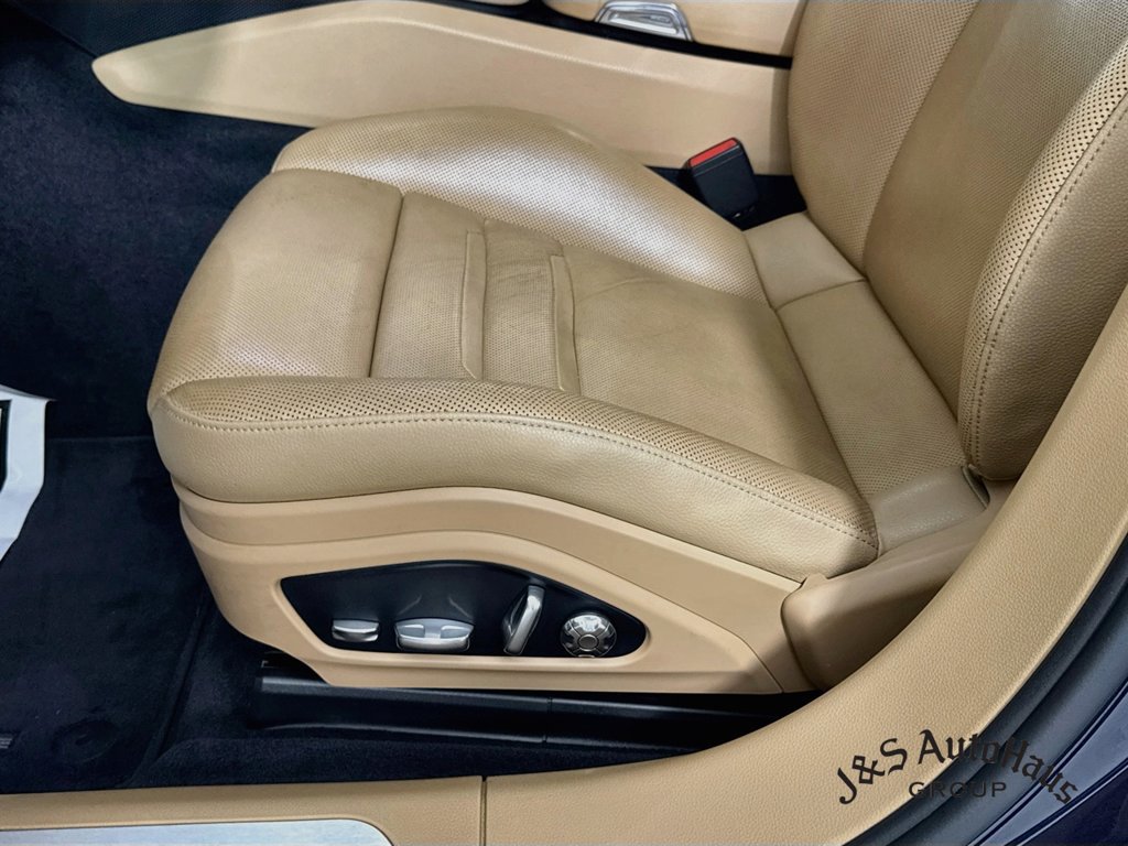 Used 2018 Porsche Panamera 4 AWD/4WD image 26