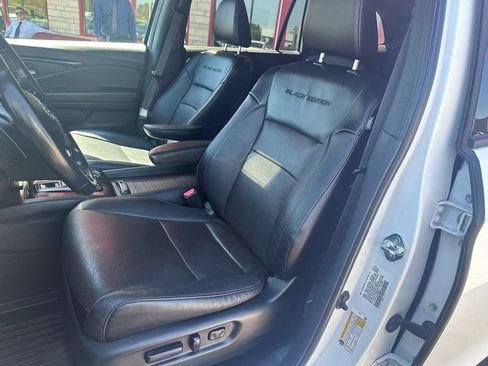 Used 2021 Honda Pilot Black Edition image 10