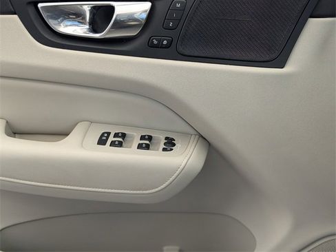 Used 2021 Volvo XC60 T5 Inscription image 27