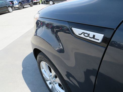 Used 2016 Kia Soul ! w/ Premium Package image 29