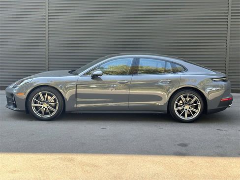 New 2025 Porsche Panamera image 2