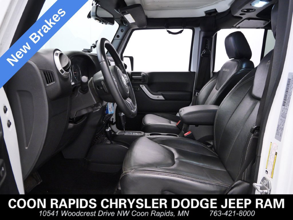 Certified 2017 Jeep Wrangler Unlimited Sahara w/ Connectivity Group AWD/4WD image 10