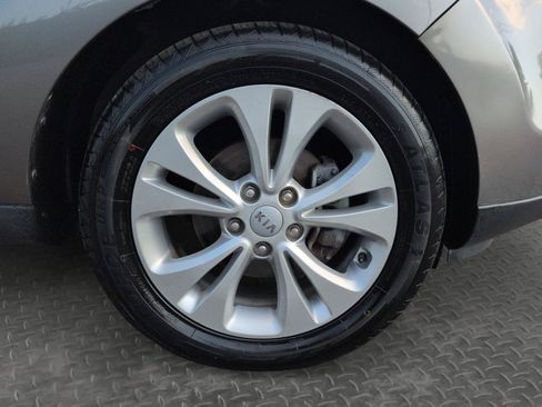 Used 2016 Kia Soul + FWD image 28
