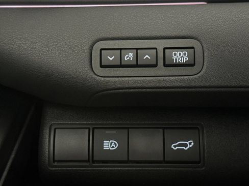 New 2026 Toyota C-HR AWD/4WD image 31