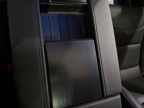 Used 2023 Toyota Sequoia Platinum image 25