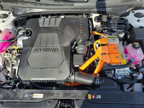 Certified 2025 Hyundai Elantra SEL image 26