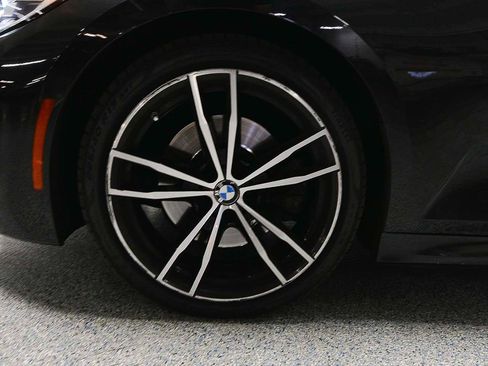 Used 2021 BMW 330i Sedan w/ M Sport Package RWD image 5