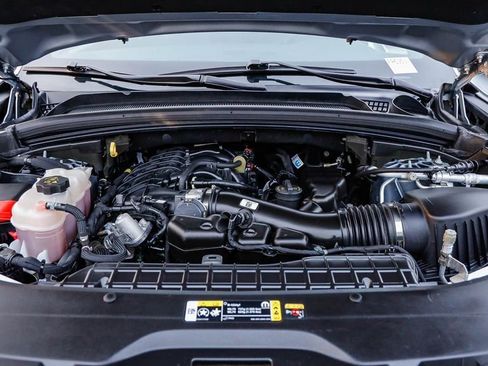 Certified 2024 Jeep Grand Cherokee Limited image 31