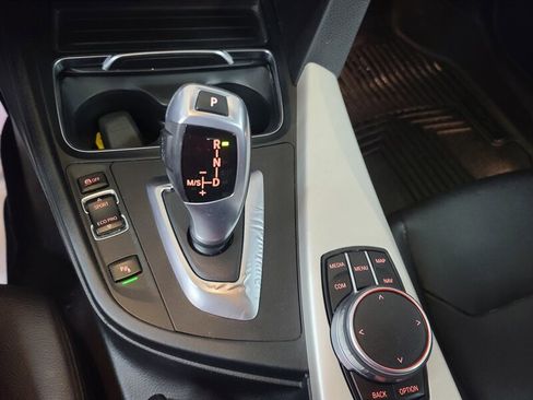 Used 2017 BMW 320i xDrive Sedan image 32