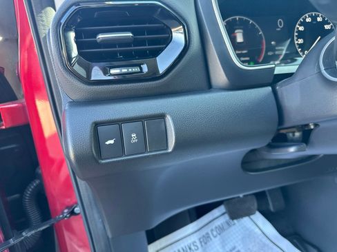 Used 2023 Honda Pilot Touring image 13