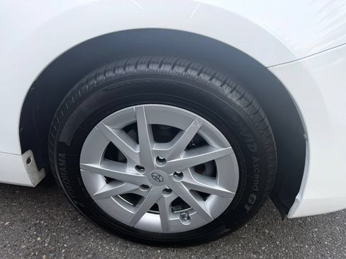 Used 2013 Toyota Prius V Two FWD image 4