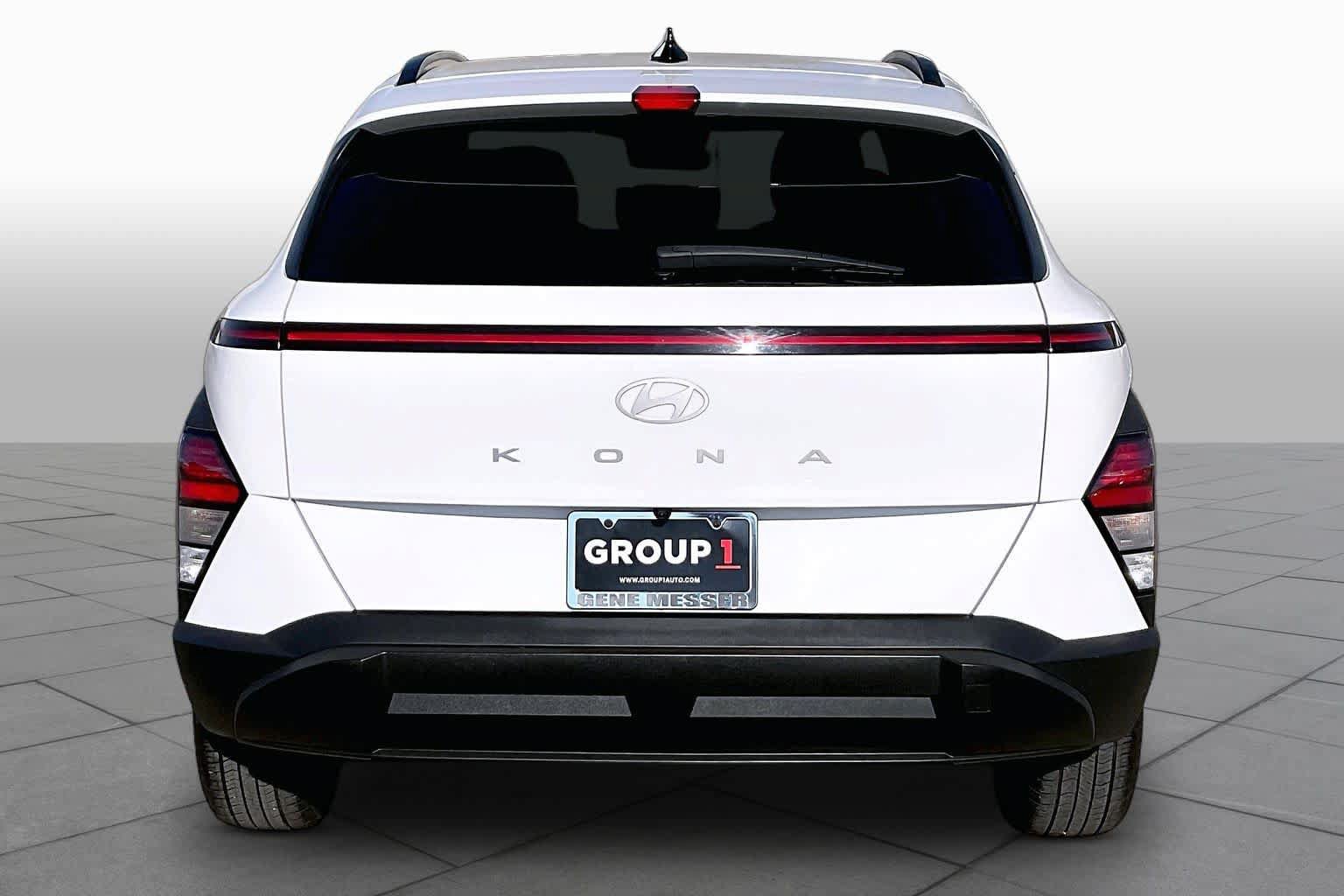 Used 2025 Hyundai Kona SEL FWD image 5