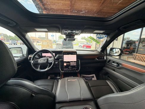 Used 2026 GMC Yukon Denali w/ Denali Reserve Package AWD/4WD image 5