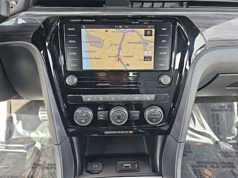 Used 2021 Volkswagen Passat 2.0T R-Line image 20