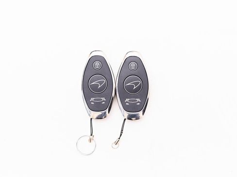 Used 2019 McLaren Senna image 80