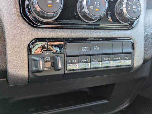 New 2026 RAM 3500 Tradesman w/ Chrome Appearance Group A AWD/4WD image 10